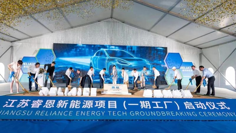 多晶硅光伏板价格迷雾：每瓦成本到底藏着什么